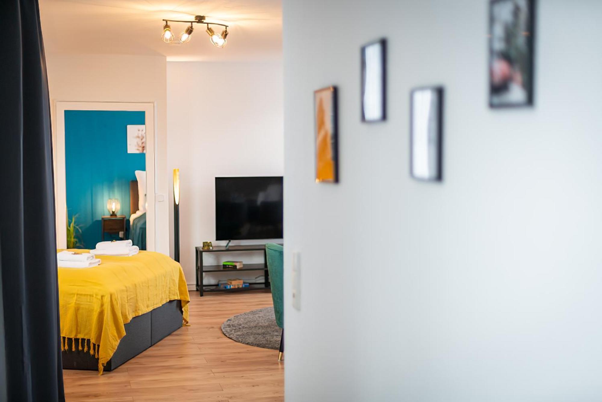 Free Living - City Design Apartments, Zentrum, Outlet, Balkon, Kueche Wolfsburg Bagian luar foto