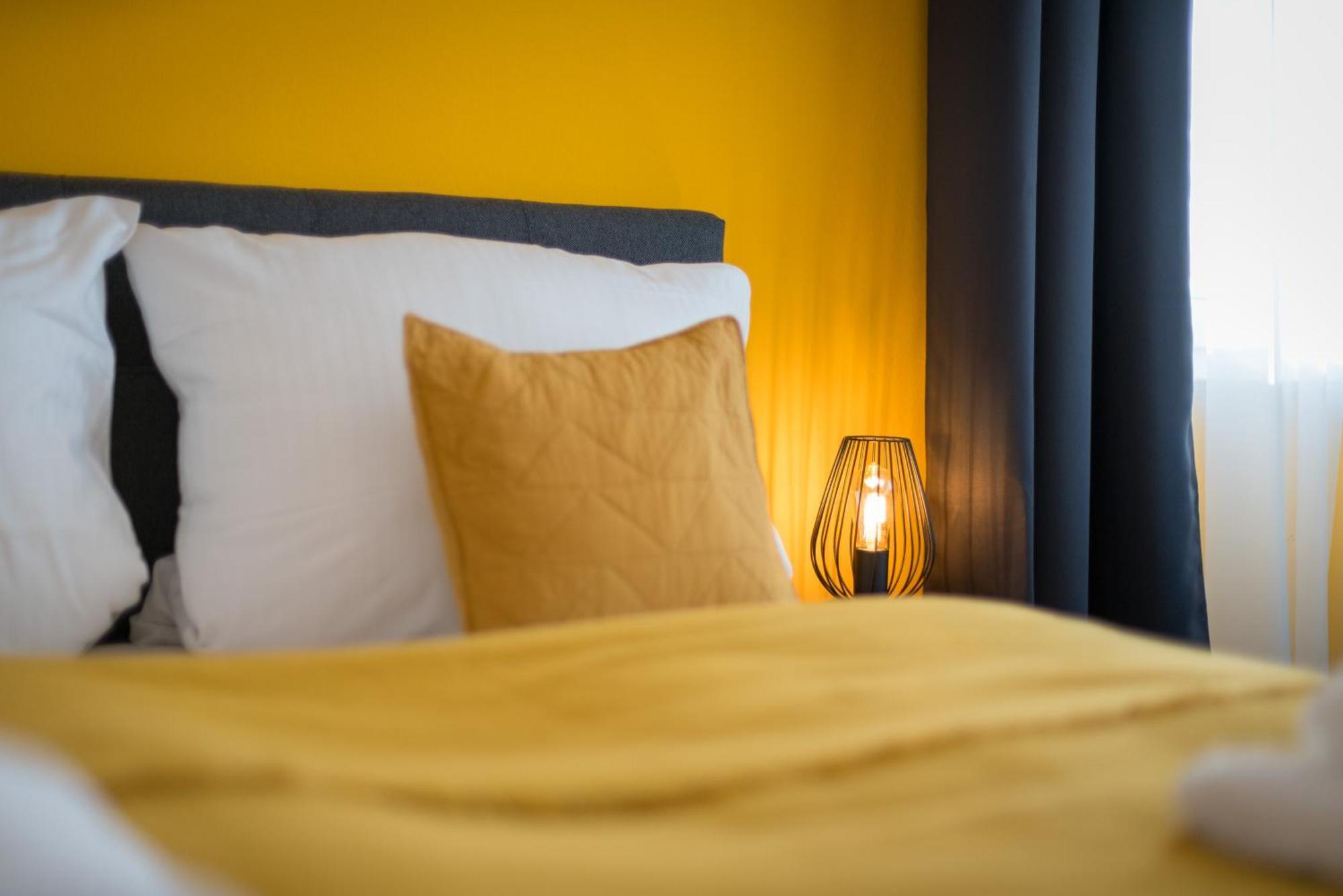 Free Living - City Design Apartments, Zentrum, Outlet, Balkon, Kueche Wolfsburg Bagian luar foto