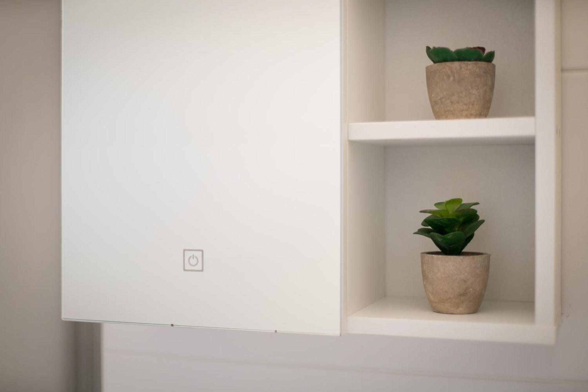 Free Living - City Design Apartments, Zentrum, Outlet, Balkon, Kueche Wolfsburg Bagian luar foto
