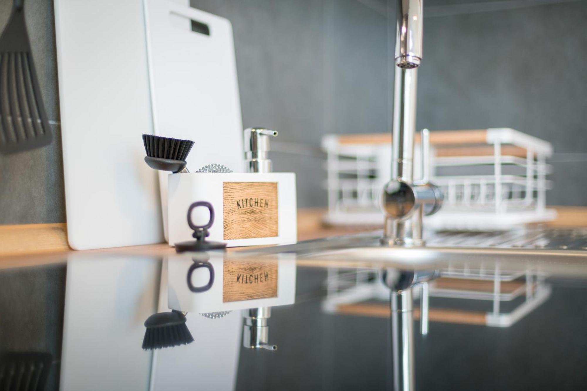 Free Living - City Design Apartments, Zentrum, Outlet, Balkon, Kueche Wolfsburg Bagian luar foto