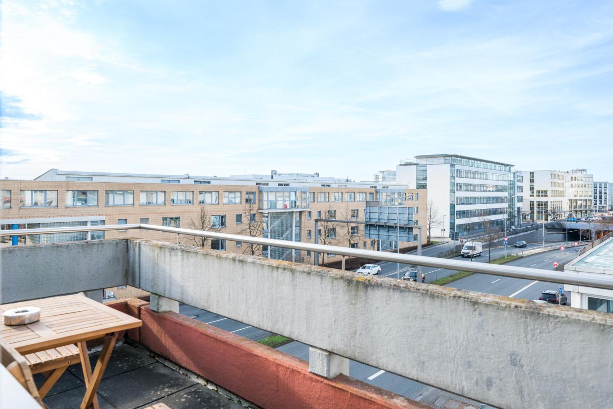 Free Living - City Design Apartments, Zentrum, Outlet, Balkon, Kueche Wolfsburg Bagian luar foto