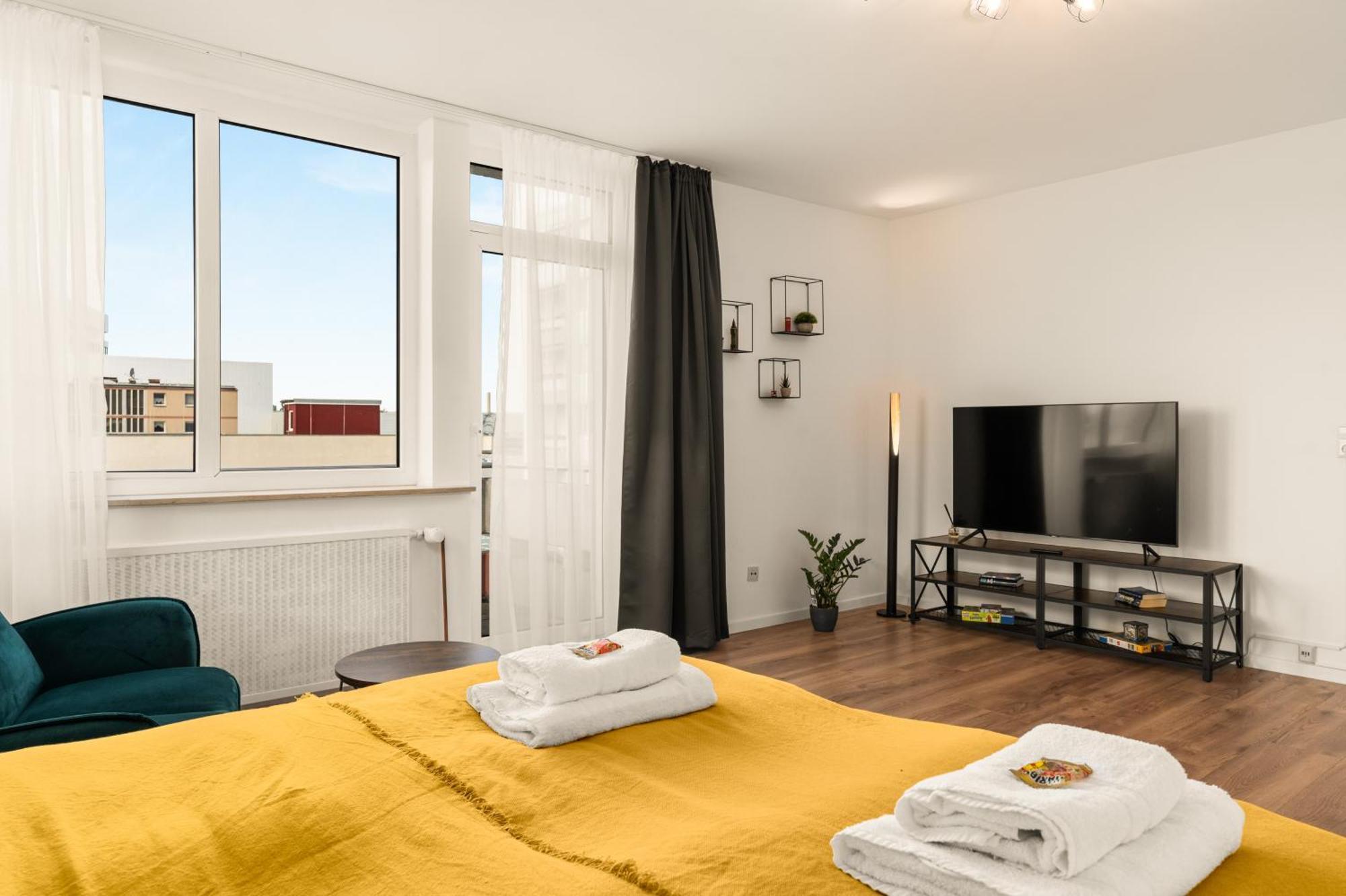 Free Living - City Design Apartments, Zentrum, Outlet, Balkon, Kueche Wolfsburg Bagian luar foto