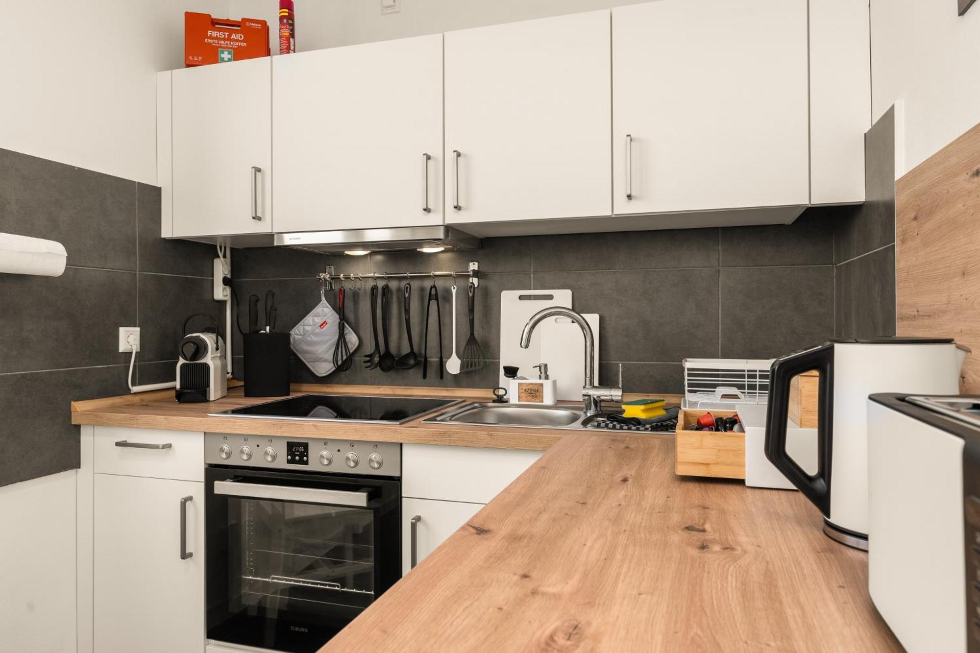 Free Living - City Design Apartments, Zentrum, Outlet, Balkon, Kueche Wolfsburg Bagian luar foto