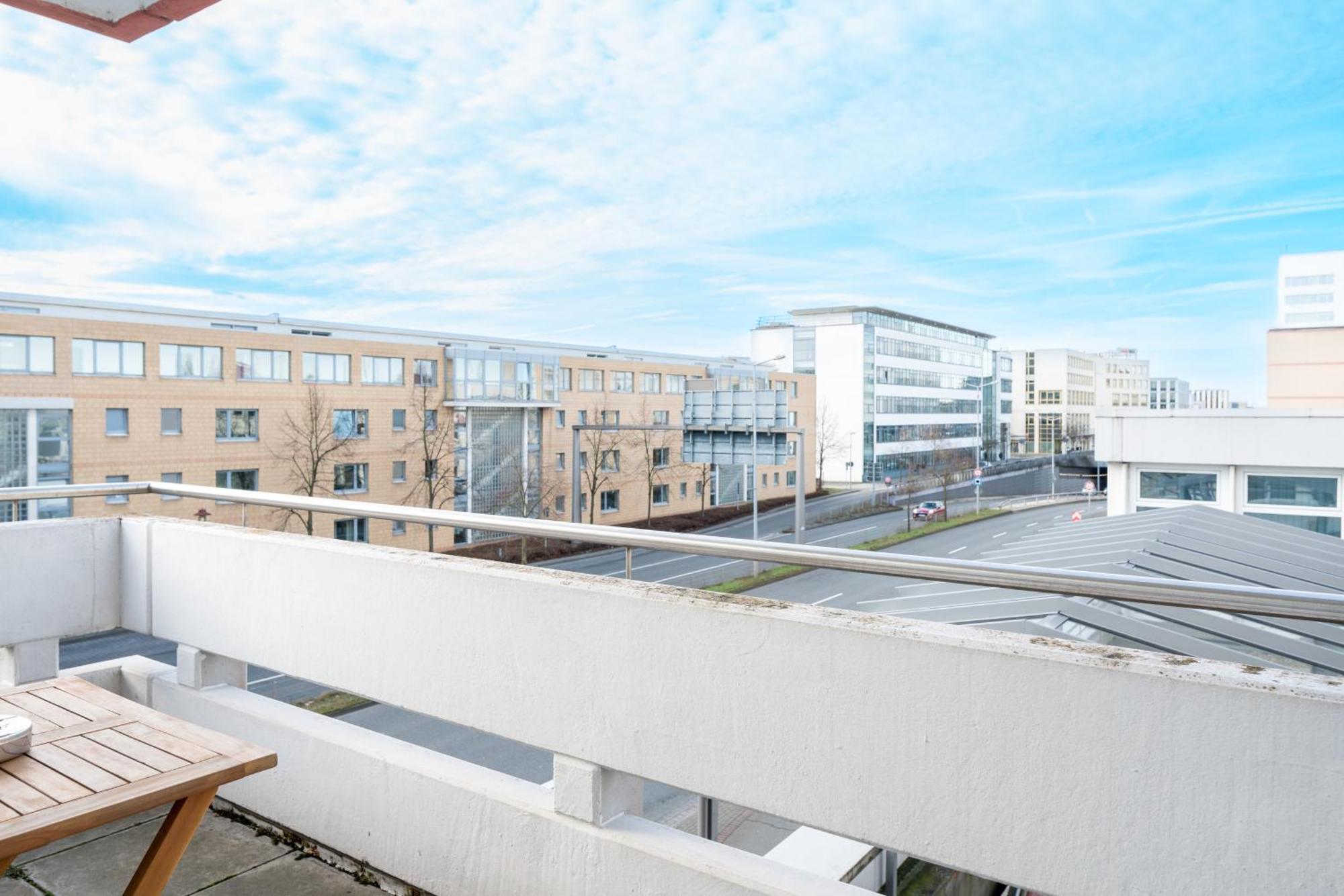 Free Living - City Design Apartments, Zentrum, Outlet, Balkon, Kueche Wolfsburg Bagian luar foto
