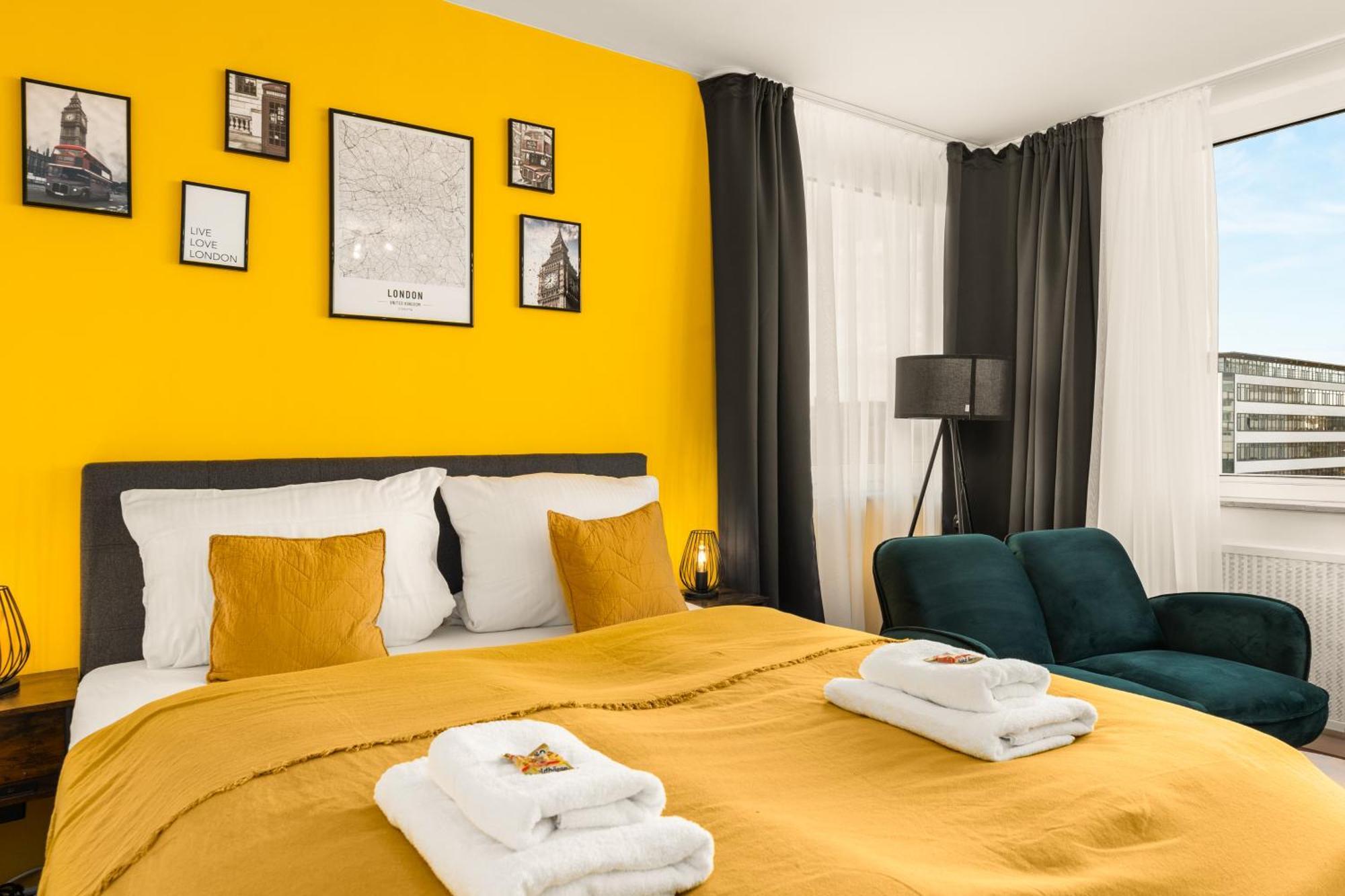 Free Living - City Design Apartments, Zentrum, Outlet, Balkon, Kueche Wolfsburg Bagian luar foto