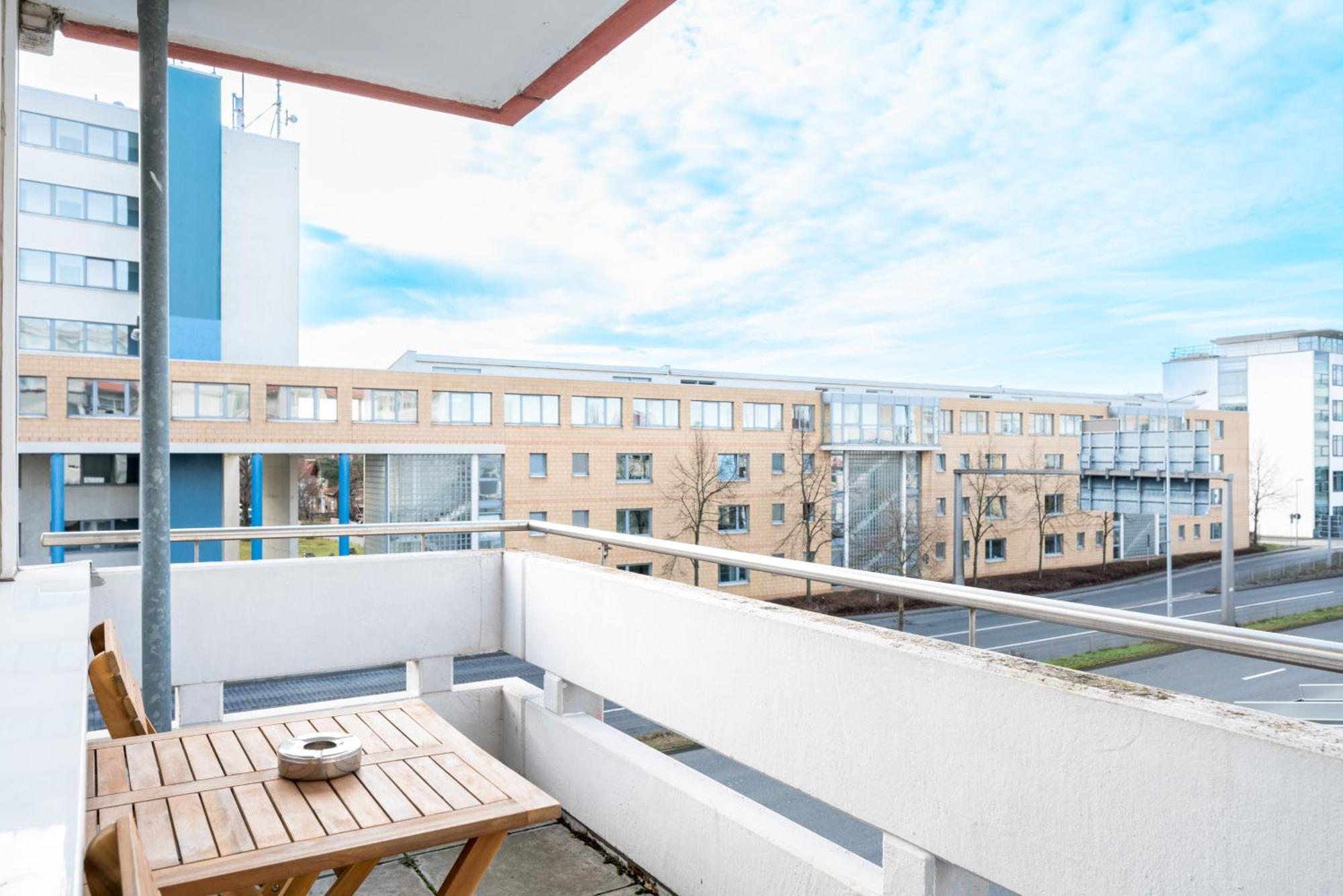Free Living - City Design Apartments, Zentrum, Outlet, Balkon, Kueche Wolfsburg Bagian luar foto