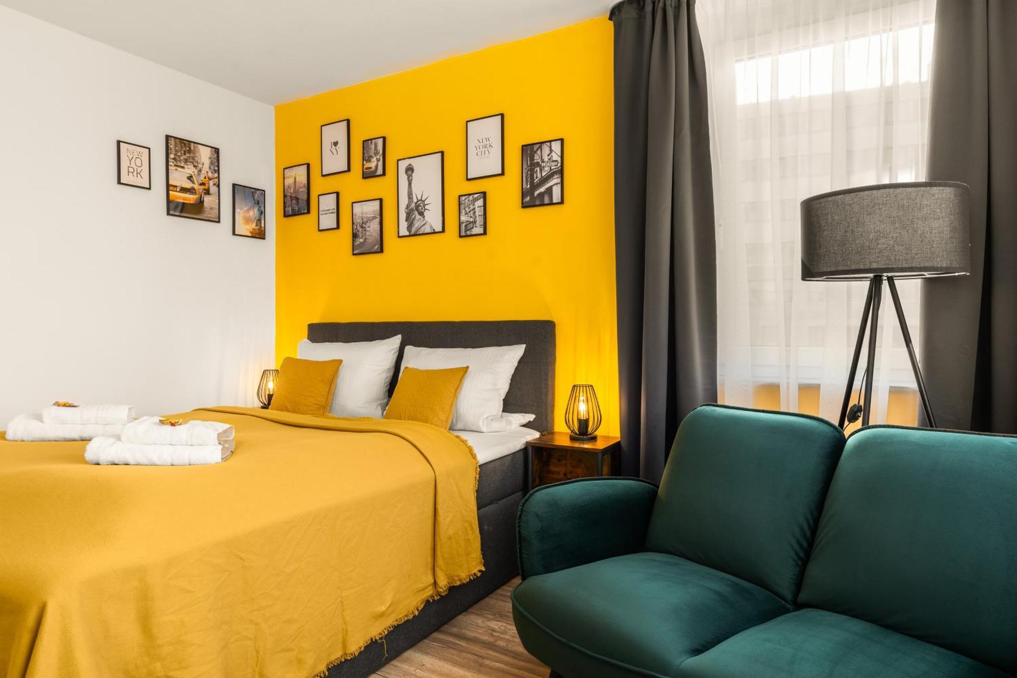 Free Living - City Design Apartments, Zentrum, Outlet, Balkon, Kueche Wolfsburg Bagian luar foto